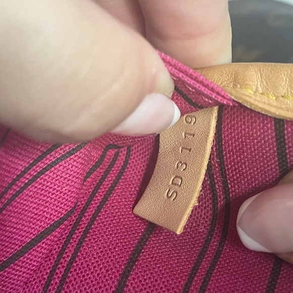 Authentic LV Neverfull 💗 - Picture 6 of 9